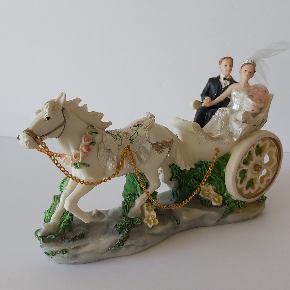 Wedding couples in the hors